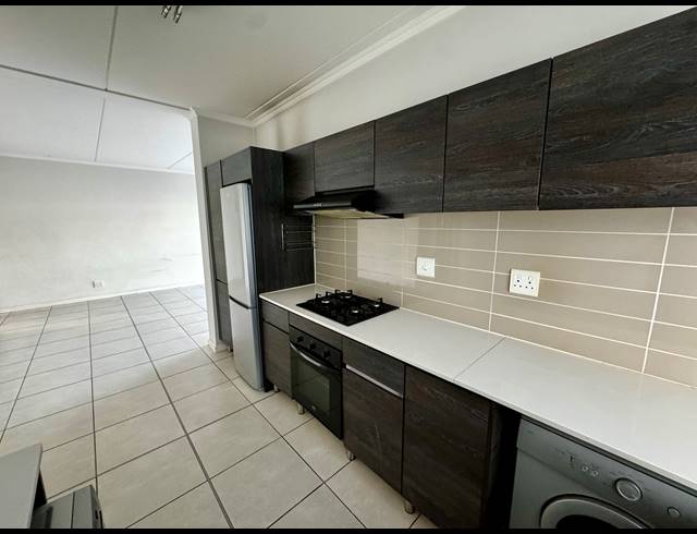 3 BEDROOM APARTMENT RENTED IN BRYANSTON